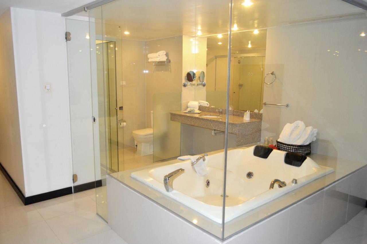 Sun Hotel Warnes Luaran gambar
