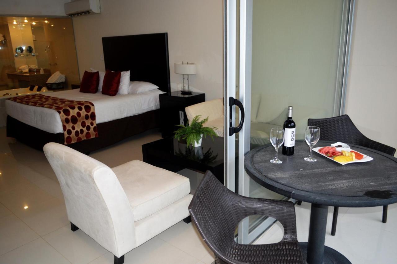 Sun Hotel Warnes Luaran gambar