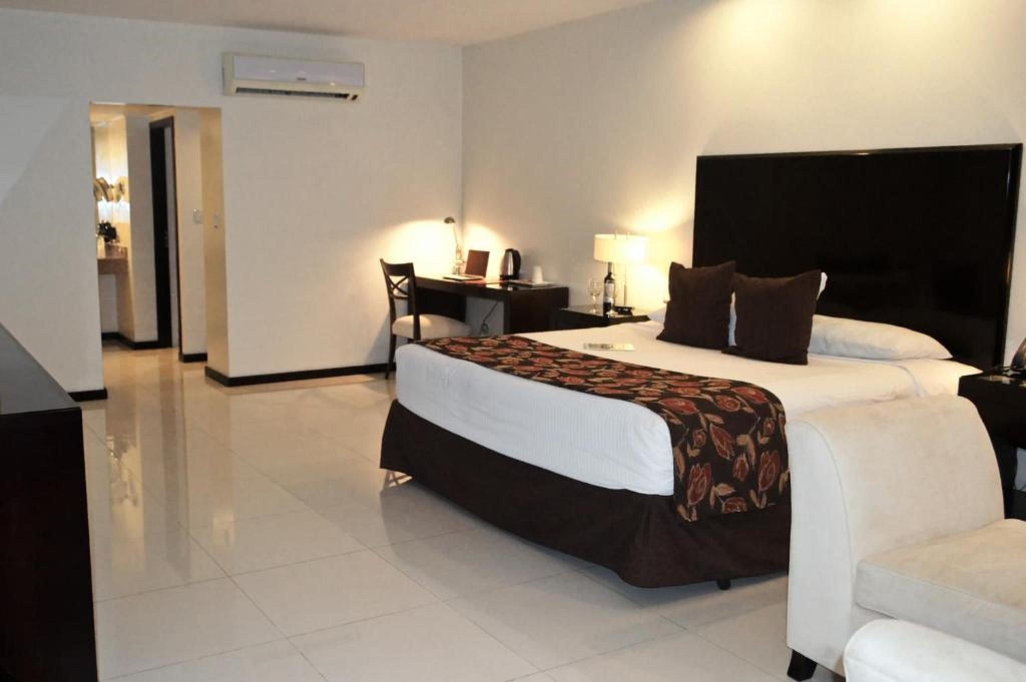 Sun Hotel Warnes Luaran gambar