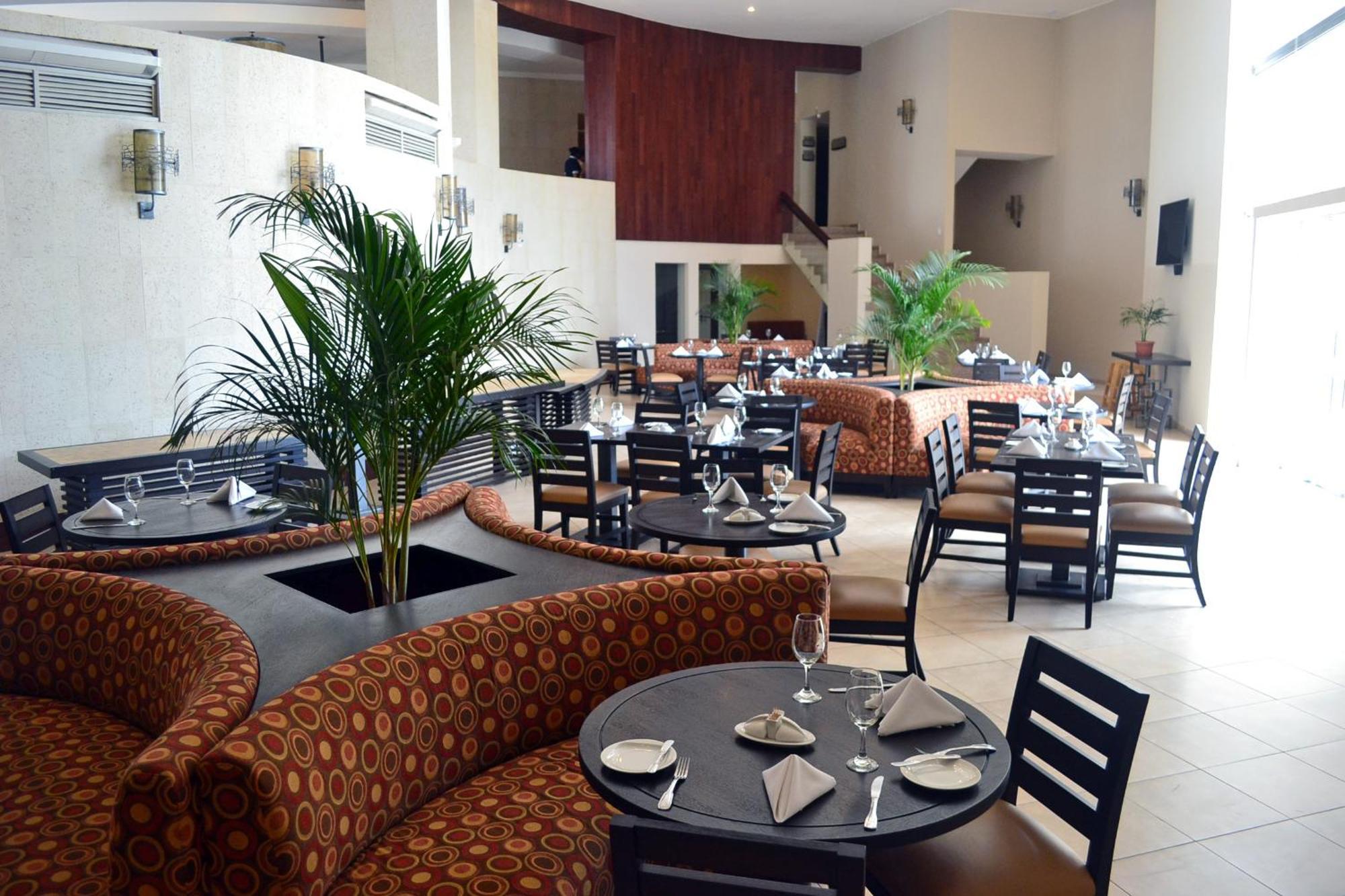 Sun Hotel Warnes Luaran gambar