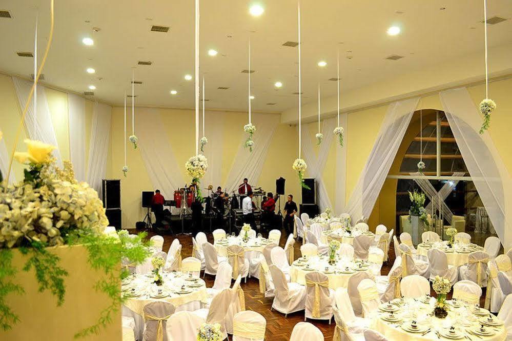 Sun Hotel Warnes Luaran gambar