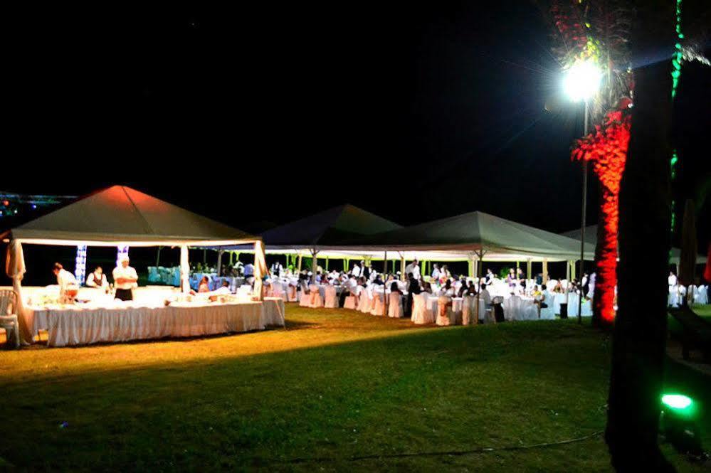 Sun Hotel Warnes Luaran gambar