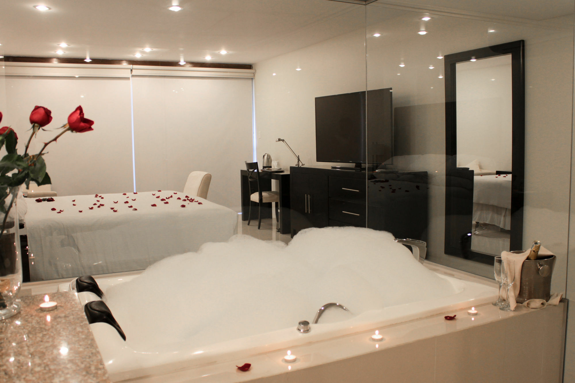 Sun Hotel Warnes Luaran gambar